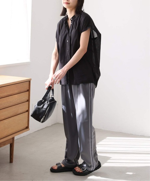 JOURNAL STANDARD（ジャーナルスタンダード）の「《WEB限定追加2》80ローンタックボリュームシャツ（シャツ/ブラウス・レディース・ブラック系その他/ブラック/ベージュ・FREE）」の15枚目の写真