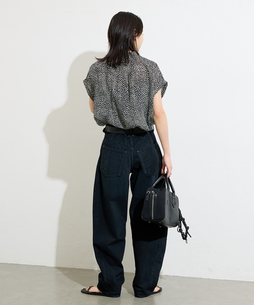 JOURNAL STANDARD（ジャーナルスタンダード）の「《WEB限定追加2》80ローンタックボリュームシャツ（シャツ/ブラウス・レディース・ブラック系その他/ブラック/ベージュ・FREE）」の19枚目の写真