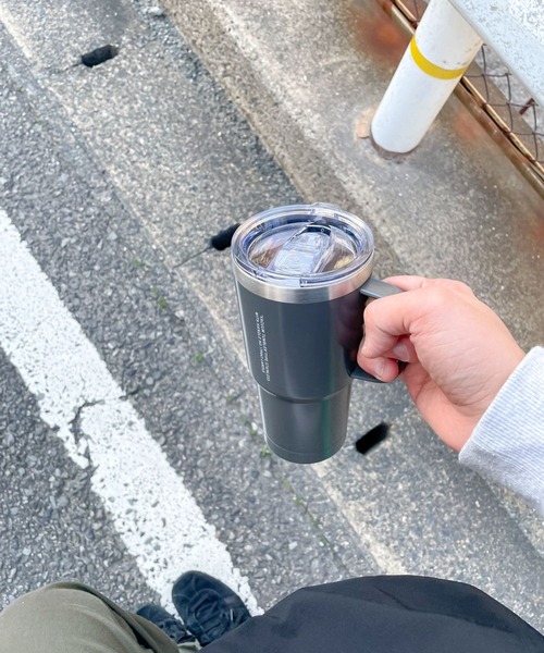 LAKOLE（ラコレ）の「【保温保冷】フタ&ハンドル付きタンブラー323162（水筒・レディース・チャコール/アイボリー/グリーン/ブルー/イエロー/オレンジ・FREE）」の10枚目の写真