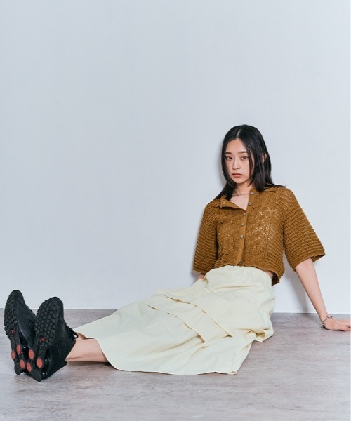 W:Huku(フーク)の「撥水 ナイロン アシンメトリー ティアード スカート(スカート・レディース・ブラック/アイボリー/チャコール/アッシュブラウン・FREE)」の13枚目の写真