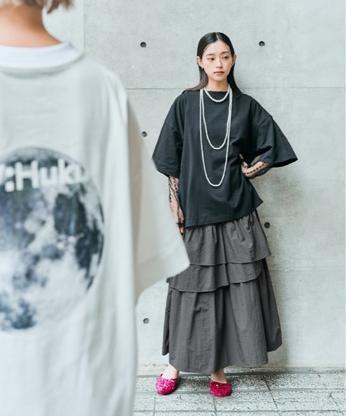 W:Huku(フーク)の「撥水 ナイロン アシンメトリー ティアード スカート(スカート・レディース・ブラック/アイボリー/チャコール/アッシュブラウン・FREE)」の12枚目の写真