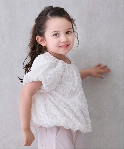 petit main(プティマイン)の「【リンク】ジャガードバルーンブラウス(キッズ)(シャツ/ブラウス・キッズ・ライトグリーン/ピンク/アイボリー・120cm/100cm/90cm/80cm/110cm/130cm)」の6枚目の写真