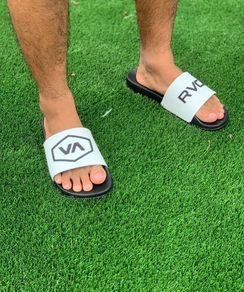 RVCA(ルーカ)の「RVCA メンズ RVCA SHOWER SLIDE ファッションサンダル 【2025年夏モデル】/ルーカシャワサン(シャワースライドサンダル)(サンダル・メンズ・ブラック/ブラック系その他・10/9/8)」の2枚目の写真