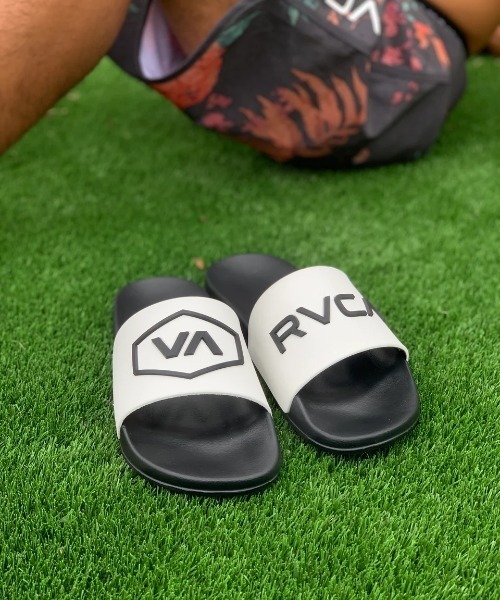 RVCA(ルーカ)の「RVCA メンズ RVCA SHOWER SLIDE ファッションサンダル 【2025年夏モデル】/ルーカシャワサン(シャワースライドサンダル)(サンダル・メンズ・ブラック/ブラック系その他・10/9/8)」の6枚目の写真