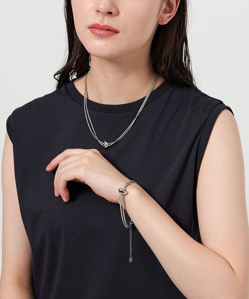 BEAUTY&YOUTH UNITED ARROWS(ビューティーアンドユースユナイテッドアローズ)の「スネークチェーン×ビーンモチーフ 2連ブレスレット(ブレスレット・レディース・シルバー/ゴールド・FREE)」の4枚目の写真