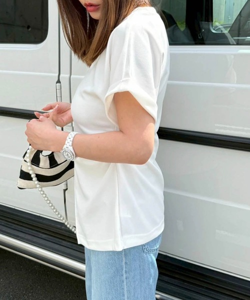 M y u(ミュー)の「フロントラインスリットトップス(Tシャツ/カットソー・レディース・ホワイト/ブラック・FREE)」の6枚目の写真