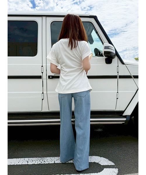 M y u(ミュー)の「フロントラインスリットトップス(Tシャツ/カットソー・レディース・ホワイト/ブラック・FREE)」の8枚目の写真