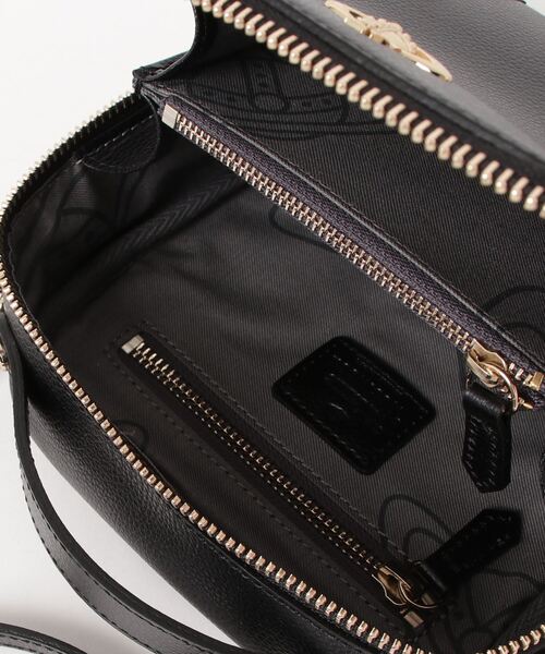 EXECUTIVE LEATHER SQUARE CROSSBODY（ショルダーバッグ