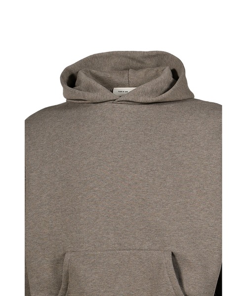 FOG ESSENTIALS(エフオージーエッセンシャルズ)の「CLASSIC FIT FLEECE HOODIE(パーカー・メンズ・ダークブラウン・X-SMALL/SMALL/MEDIUM/LARGE/X-LARGE)」の4枚目の写真