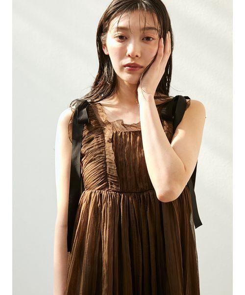 SNIDEL（スナイデル）の「シアーシフォンワッシャーワンピース（ワンピース・レディース・ピンクベージュ/ブラウン/ネイビー・0/1）」の13枚目の写真