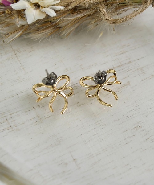 LA MUe(ラミュー)の「【LA MUE】メタルリボンピアス(ピアス(両耳用)・レディース・ゴールド/ピンクゴールド/シルバー・FREE)」の8枚目の写真