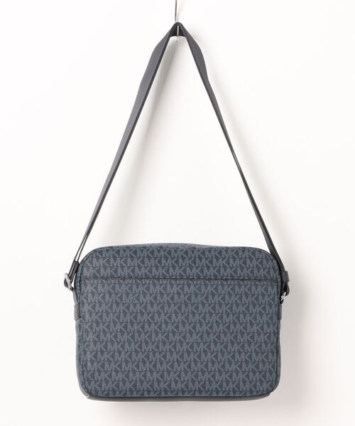 MICHAEL KORS（マイケルコース）の「COOPER フラップ カメラバッグ - MKシグネチャー（ショルダーバッグ・メンズ・ブルー系その他・FREE）」の4枚目の写真