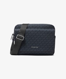 MICHAEL KORS | COOPER フラップ カメラバッグ - MKシグネチャー(ショルダーバッグ)