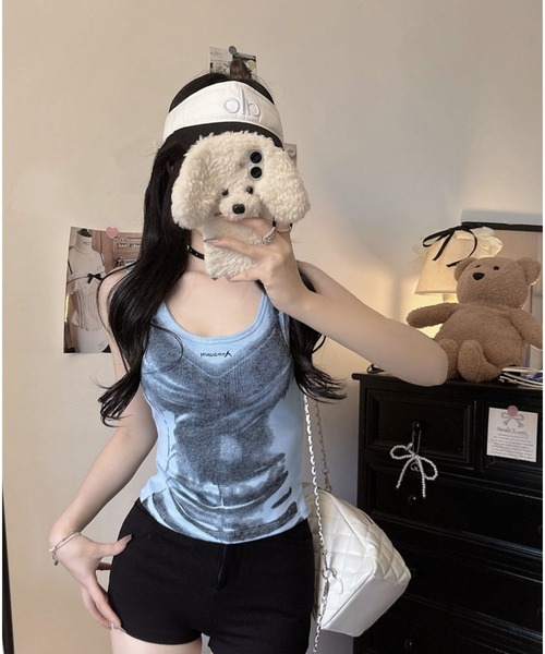 VIBGYOR(ヴィブジョー)の「カップ付きグランジスプレーペイントタンクトップ(CZ)(タンクトップ・レディース・ブラック/ブルー・LARGE/MEDIUM/FREE)」の4枚目の写真
