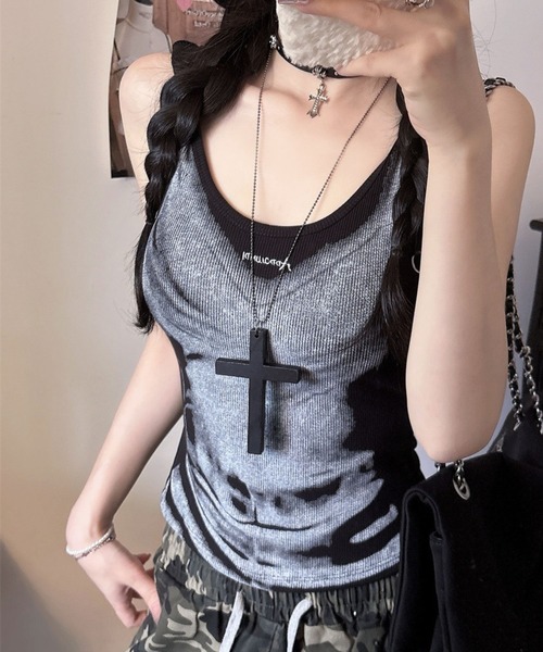 VIBGYOR(ヴィブジョー)の「カップ付きグランジスプレーペイントタンクトップ(CZ)(タンクトップ・レディース・ブラック/ブルー・LARGE/MEDIUM/FREE)」の11枚目の写真