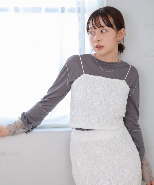 Bab(バブ)の「コード刺繍ベロアビスチェ(Tシャツ/カットソー・レディース・ベージュ/ブラック/オフホワイト・M)」の4枚目の写真