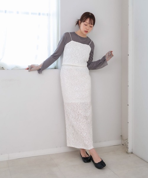 Bab(バブ)の「コード刺繍ベロアビスチェ(Tシャツ/カットソー・レディース・ベージュ/ブラック/オフホワイト・M)」の5枚目の写真