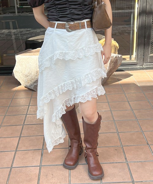 frunco(フランコ)の「ビンテージ風ベルト付きアシメスカート(スカート・レディース・ブラック/ホワイト・MEDIUM)」の2枚目の写真