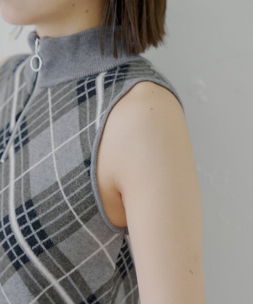 Chico(チコ)の「ボレロセットチェックアメスリミニワンピース(ワンピース・レディース・ブラック/ベージュ/グレー・FREE)」の4枚目の写真