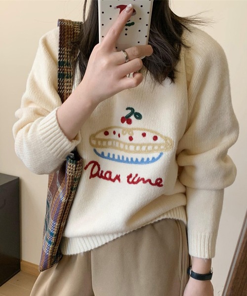Lace Ladies(レースレディース)の「クルーネック 刺繍 オーバーサイズ ニット プルオーバー(ニット/セーター・レディース・グレー/グリーン/ブラック/アイボリー・FREE)」の1枚目の写真