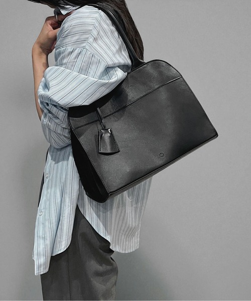 utta(ウッタ)の「【utta/ウッタ】ゴートレザーボストンBAG /山羊革 /本革(ボストンバッグ・レディース・ブラック・FREE)」の6枚目の写真