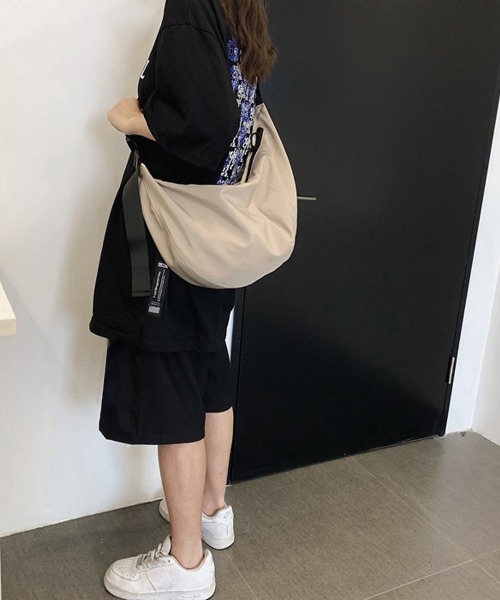 Miniministore(ミニミニストア)の「ワンショルダーバッグ大容量 ユニセックス(ショルダーバッグ・レディース・ブルー/ブラック/カーキ/ベージュ・FREE)」の8枚目の写真