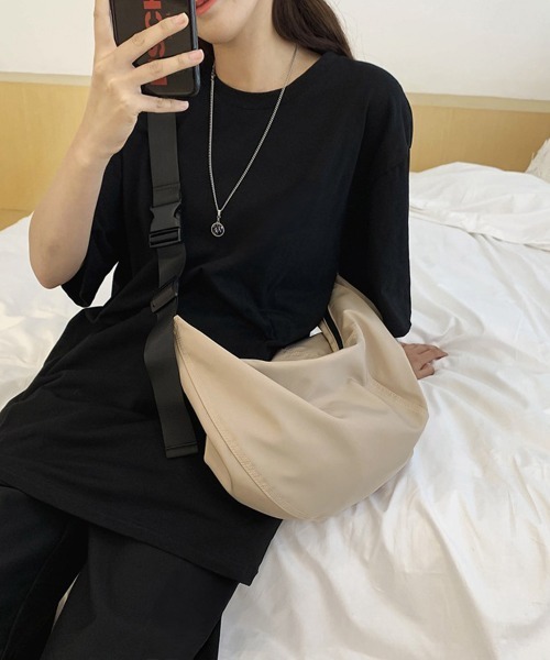 Miniministore(ミニミニストア)の「ワンショルダーバッグ大容量 ユニセックス(ショルダーバッグ・レディース・ブルー/ブラック/カーキ/ベージュ・FREE)」の9枚目の写真