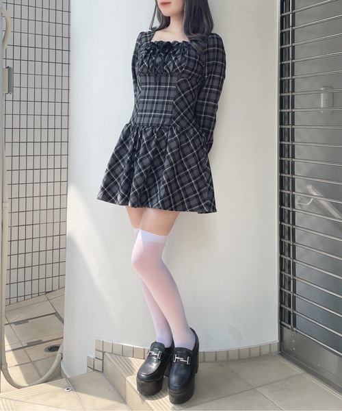 abc une face(アーベーセーアンフェイス)の「スクエアリボンワンピース(ワンピース・レディース・グレー系その他/ネイビー系/ブラック系その他・FREE)」の5枚目の写真