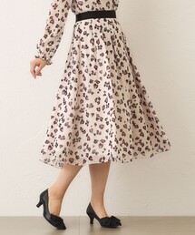 TO BE CHIC（トゥー ビー シック）の「アニマルフラワー タックフレアスカート（スカート）」