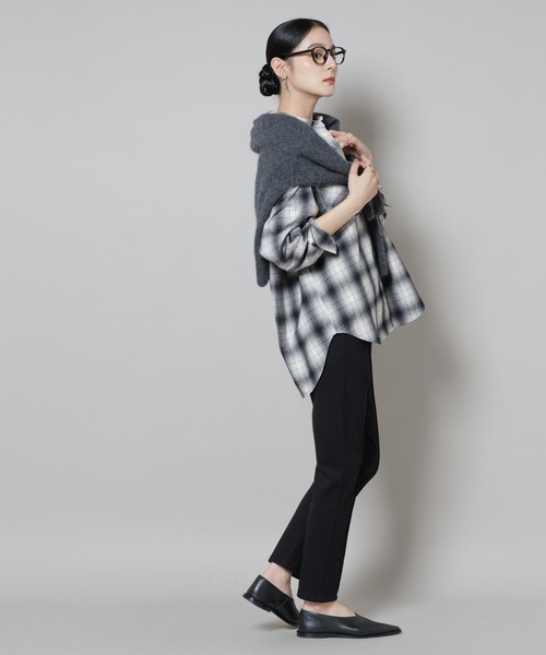 NANO universe（ナノユニバース）の「ピンタックポンチスリムパンツ（その他パンツ・レディース・ブラック/ネイビー・S/M）」の6枚目の写真