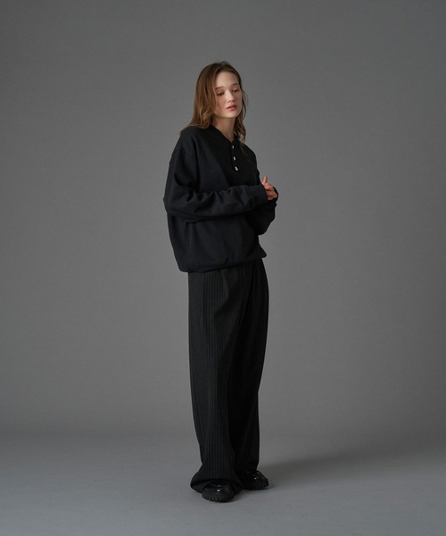 ONCILY(オンシェリー)の「SILVER BUTTON HENRY NECK SWEAT / シルバーボタンヘンリーネックスウェット(スウェット・メンズ・ネイビー/ブラック/杢グレー・LARGE/SMALL/MEDIUM)」の13枚目の写真