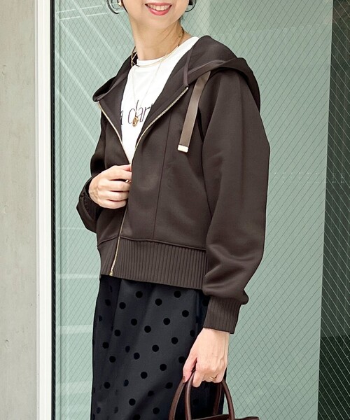 MICO COULIER（ミコクリエ）の「《セットアップ対応》軽量ボンディングパーカー（パーカー・レディース・ブラック/グレイッシュベージュ/ブラウン・38）」の3枚目の写真