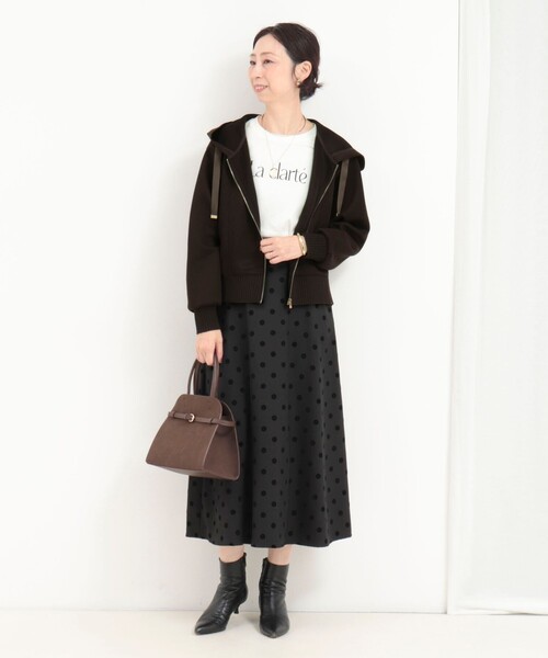 MICO COULIER（ミコクリエ）の「《セットアップ対応》軽量ボンディングパーカー（パーカー・レディース・ブラック/グレイッシュベージュ/ブラウン・38）」の22枚目の写真