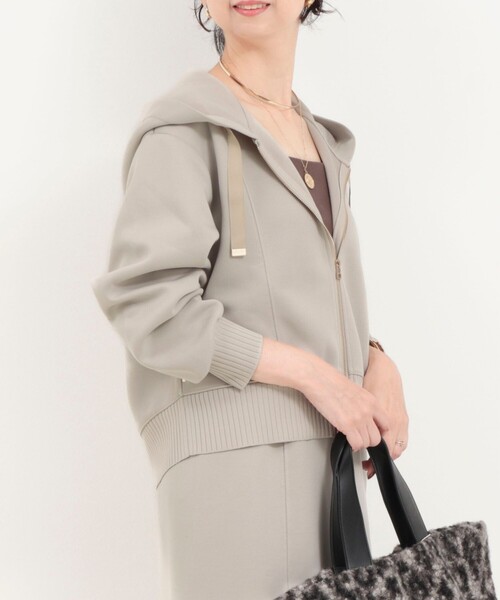 MICO COULIER（ミコクリエ）の「《セットアップ対応》軽量ボンディングパーカー（パーカー・レディース・ブラック/グレイッシュベージュ/ブラウン・38）」の6枚目の写真