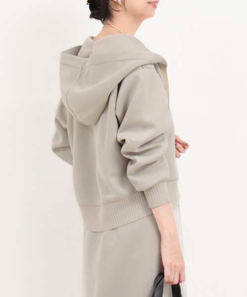 MICO COULIER（ミコクリエ）の「《セットアップ対応》軽量ボンディングパーカー（パーカー・レディース・ブラック/グレイッシュベージュ/ブラウン・38）」の9枚目の写真