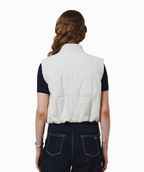 LACOSTE(ラコステ)の「クロップド丈 撥水 THERMORE中綿 ジップアップベスト(ダウンベスト・レディース・ブラック/オフホワイト・34/36/38/40)」の21枚目の写真