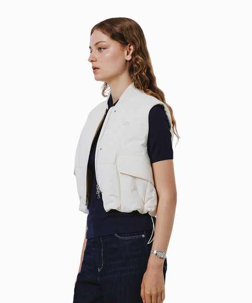 LACOSTE(ラコステ)の「クロップド丈 撥水 THERMORE中綿 ジップアップベスト(ダウンベスト・レディース・ブラック/オフホワイト・34/36/38/40)」の18枚目の写真