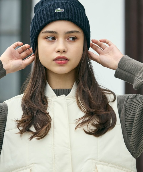 LACOSTE(ラコステ)の「クロップド丈 撥水 THERMORE中綿 ジップアップベスト(ダウンベスト・レディース・ブラック/オフホワイト・34/36/38/40)」の4枚目の写真