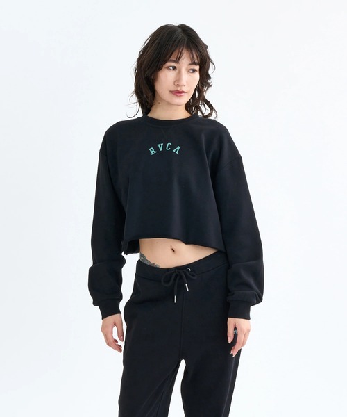 RVCA（ルーカ）の「RVCA レディース ARCH COLLEGE CROPPED CREW トレーナー 【2025年秋冬モデル】 @autumn/ルーカアーチロゴショート丈スウェットトレーナー（スウェット・レディース・ブラック/オフホワイト/グレー・SMALL/MEDIUM）」の16枚目の写真