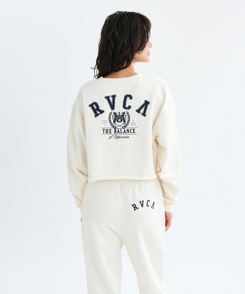 RVCA（ルーカ）の「RVCA レディース ARCH COLLEGE CROPPED CREW トレーナー 【2025年秋冬モデル】 @autumn/ルーカアーチロゴショート丈スウェットトレーナー（スウェット・レディース・ブラック/オフホワイト/グレー・SMALL/MEDIUM）」の5枚目の写真