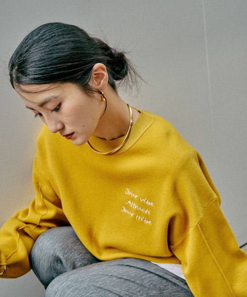 GLOBAL WORK（グローバルワーク）の「スウェットライククループルオーバー/571350（スウェット・レディース・グレー/グリーン系その他6/マスタード/ネイビー/ワインレッド/ホワイト系その他3/グレー系その他/ダークブラウン・LARGE/MEDIUM/SMALL）」の7枚目の写真