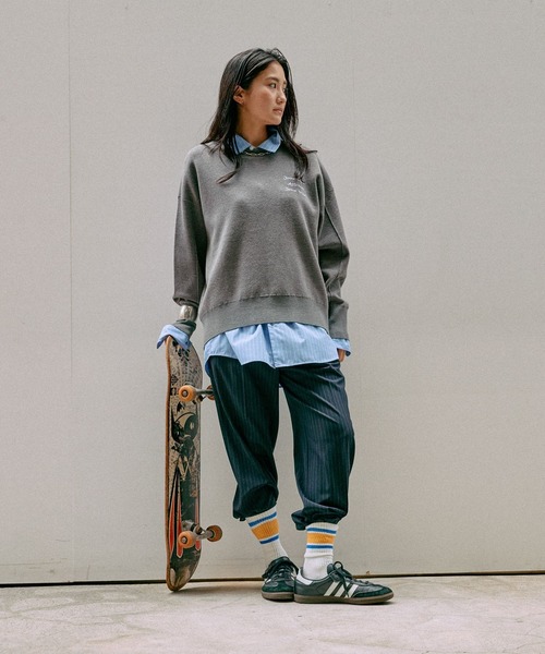 GLOBAL WORK（グローバルワーク）の「スウェットライククループルオーバー/571350（スウェット・レディース・グレー/グリーン系その他6/マスタード/ネイビー/ワインレッド/ホワイト系その他3/グレー系その他/ダークブラウン・LARGE/MEDIUM/SMALL）」の19枚目の写真