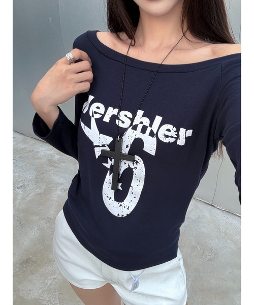 Sibra(シブラ)の「短袖人気モデル継承 斜め&オフショル2WAY◎ヴィンテージプリントロングTシャツ(全4色)(Tシャツ/カットソー・レディース・ブラック/グレー/ホワイト/ネイビー・M)」の19枚目の写真