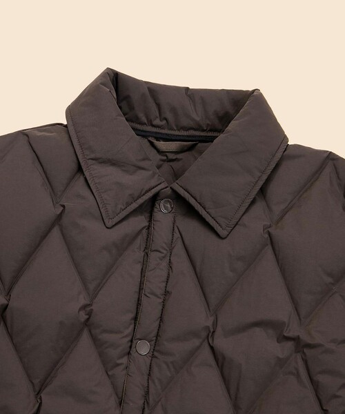 BROOKS BROTHERS（ブルックスブラザーズ）の「ストレッチナイロン　キルティングダウン　コーチジャケット（ダウンジャケット/コート・メンズ・ネイビー/ブラウン・LARGE/MEDIUM/SMALL）」の6枚目の写真