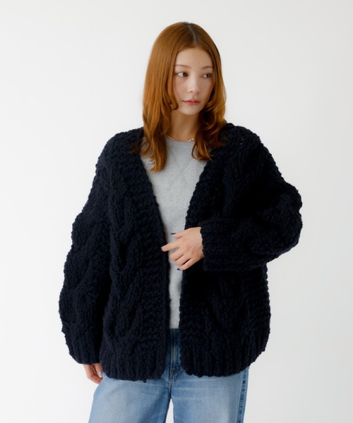 Rouge vif la cle（ルージュヴィフラクレ）の「【IRONING / アイロニング】ケーブルニットカーディガン/cable rough cd/ニット/カーディガン/羽織り【WEB限定】（ニット/セーター・レディース・ダークネイビー/オフホワイト・フリー）」の5枚目の写真