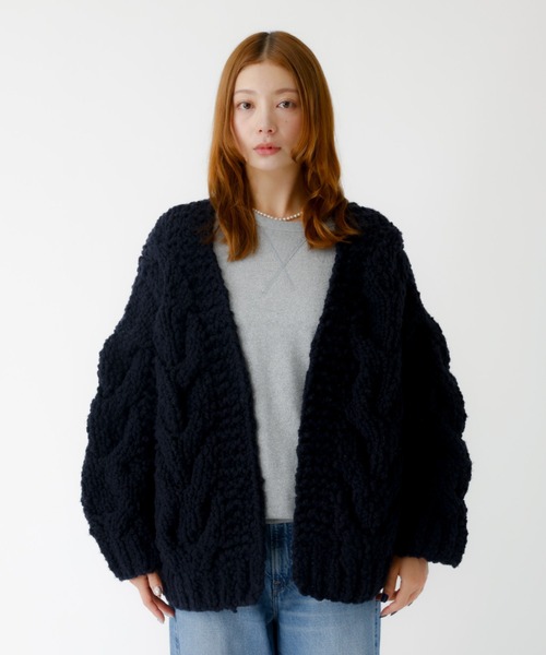 Rouge vif la cle（ルージュヴィフラクレ）の「【IRONING / アイロニング】ケーブルニットカーディガン/cable rough cd/ニット/カーディガン/羽織り【WEB限定】（ニット/セーター・レディース・ダークネイビー/オフホワイト・フリー）」の9枚目の写真