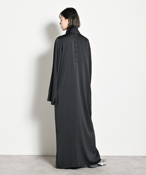 CITYSHOP（シティーショップ）の「HIGH NECK SATIN DRESS：ワンピース（ワンピース・レディース・ブラック・36/38）」の4枚目の写真
