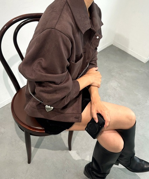 Reurie'（レウリィ）の「スエードジャケット(chihiro select) / ブルゾン シンプル カジュアル きれいめ ベーシック 秋冬 ブラウン（テーラードジャケット・レディース・ブラウン・FREE）」の3枚目の写真