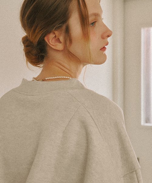 RONRON（ロンロン）の「V NECK OVER FIT SWEATSHIRT OATMEAL（スウェット・レディース・その他・FREE）」の2枚目の写真