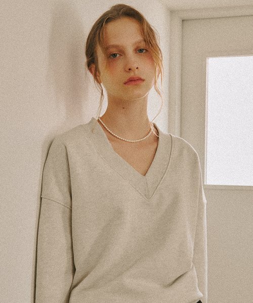 RONRON（ロンロン）の「V NECK OVER FIT SWEATSHIRT OATMEAL（スウェット・レディース・その他・FREE）」の4枚目の写真
